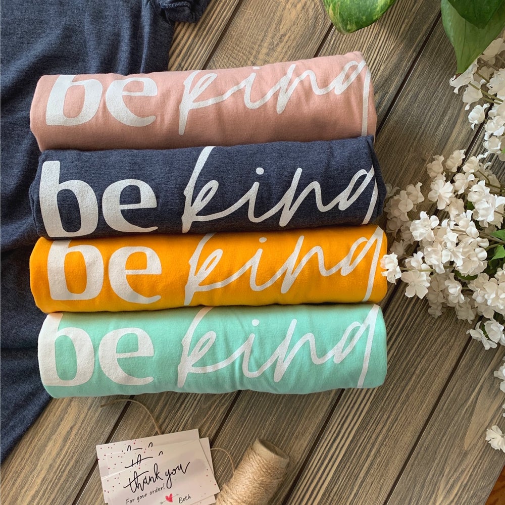 be kind. (Heathered Navy)